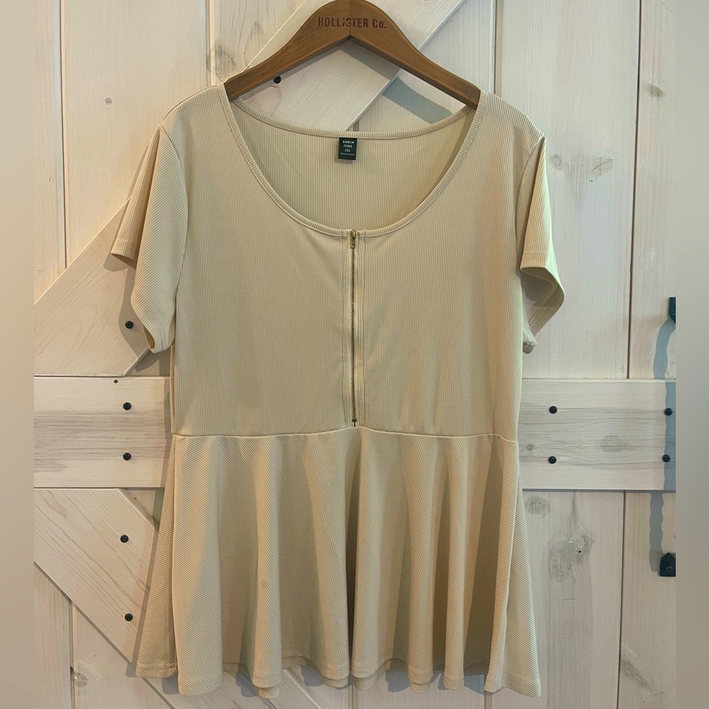 Women’s SHEIN top